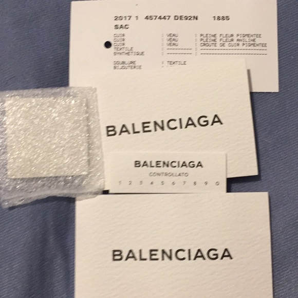 BALENCIAGA TOTE AUTHENTIC - Picture 16 of 16
